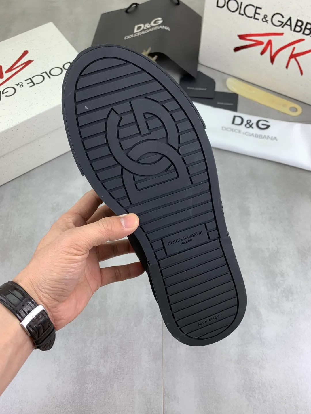 Men's shoes 💰P580💰 [New model] The latest hot style, top original quality, the official website synchronized with "DOLCE&GABBANA [Dolce & Gabbana] ~ High Quality." Effect Low-top casual DG men's shoes, loved by many celebrities, using high-end imported first-layer calfskin splicing logo design + cowhide feet, simple and elegant, perfectly interpreting the latest inspiration for shoes, integrating classics and fashion, luxury dreams, leading fashion Suitable for drivers, light and comfortable to drive, light and breathable for outdoor travel, high-end quality, trustworthy, 5️⃣color🉑️choice! Code number: 38-46